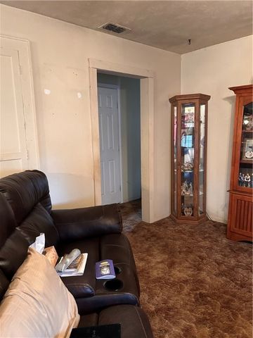 2306 S Reynolds St, Alice, TX 78332