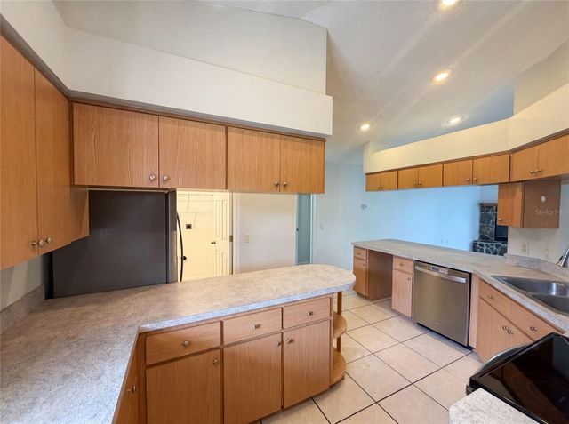 8383 PINEWOOD AVENUE, Brooksville, FL 34613
