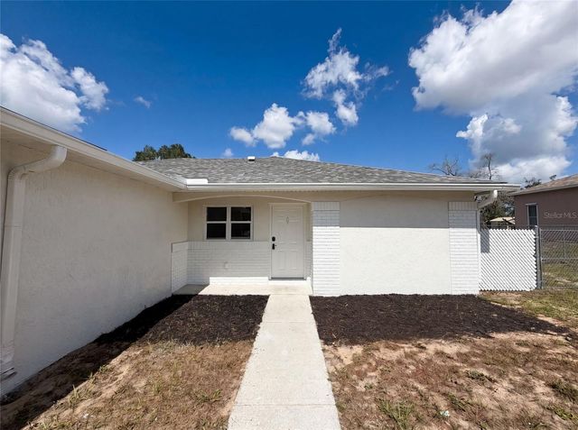 8383 PINEWOOD AVENUE, Brooksville, FL 34613