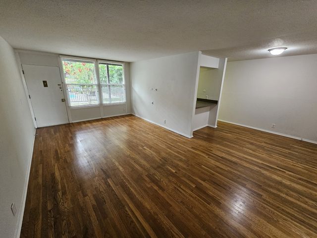 3831 West End Ave Apt 31, Nashville, TN 37205