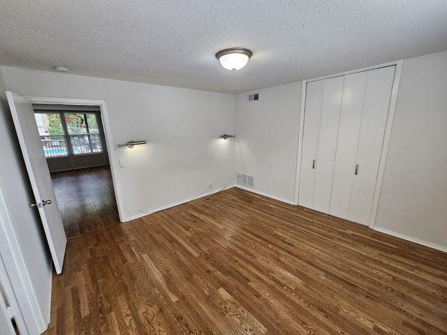 3831 West End Ave Apt 31, Nashville, TN 37205