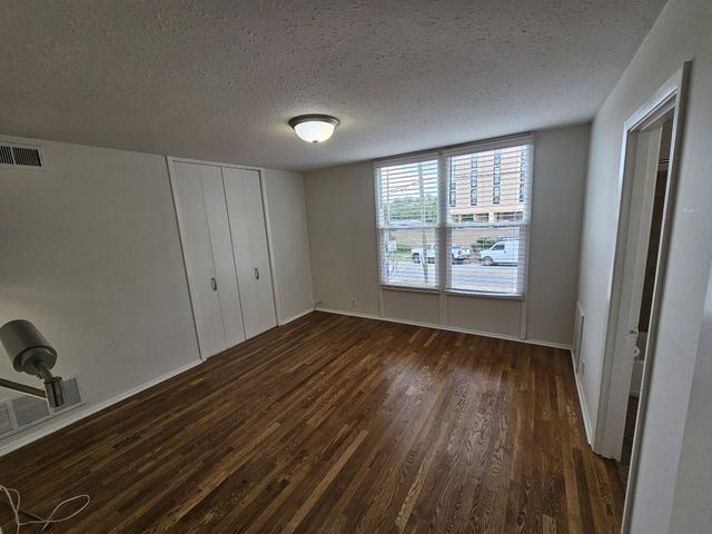 3831 West End Ave Apt 31, Nashville, TN 37205