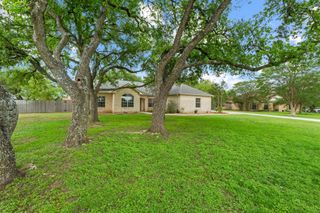 303 Pin Oak CT, Mountain City, TX 78610