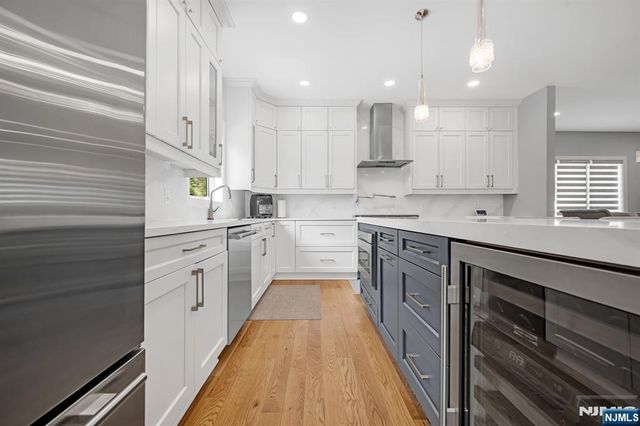 230 Park Avenue, Teaneck, NJ 07666