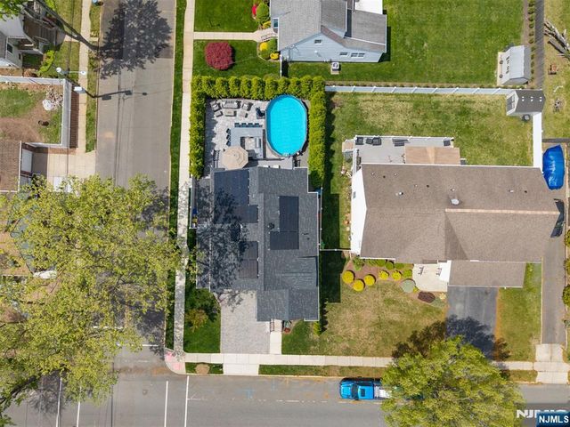 230 Park Avenue, Teaneck, NJ 07666