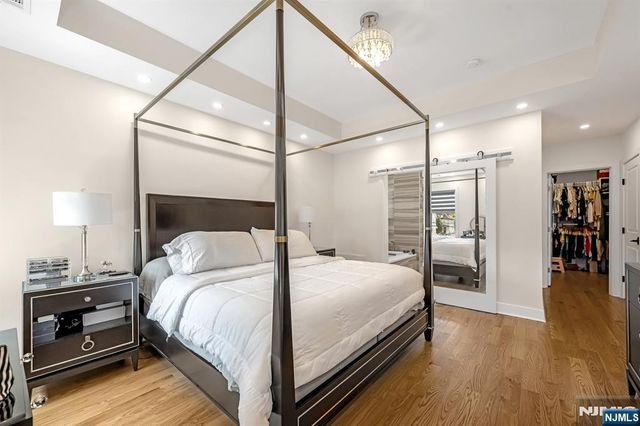 230 Park Avenue, Teaneck, NJ 07666