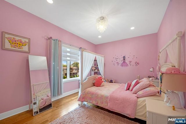 230 Park Avenue, Teaneck, NJ 07666
