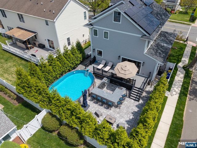 230 Park Avenue, Teaneck, NJ 07666