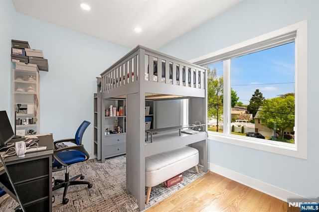 230 Park Avenue, Teaneck, NJ 07666