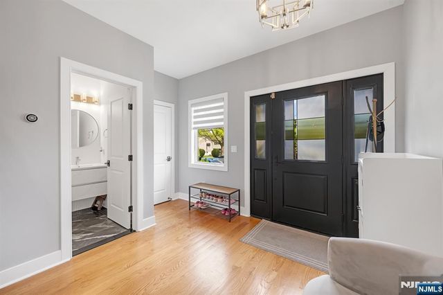 230 Park Avenue, Teaneck, NJ 07666