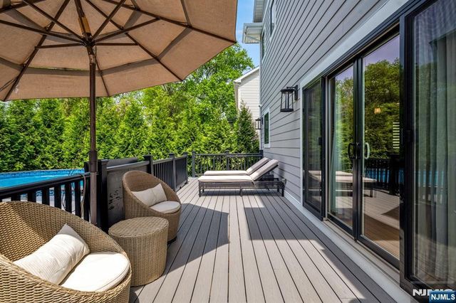 230 Park Avenue, Teaneck, NJ 07666