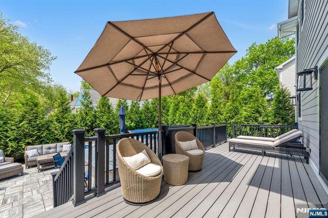 230 Park Avenue, Teaneck, NJ 07666