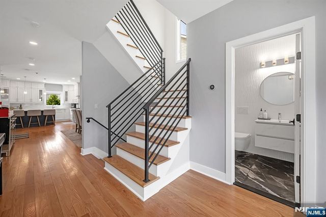 230 Park Avenue, Teaneck, NJ 07666