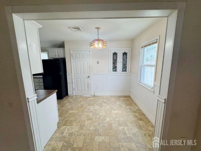 884 Sylvia Place, Woodbridge Proper, NJ 07095