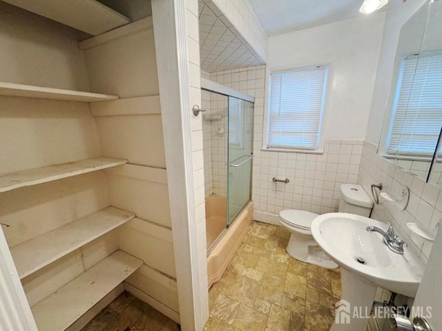 884 Sylvia Place, Woodbridge Proper, NJ 07095
