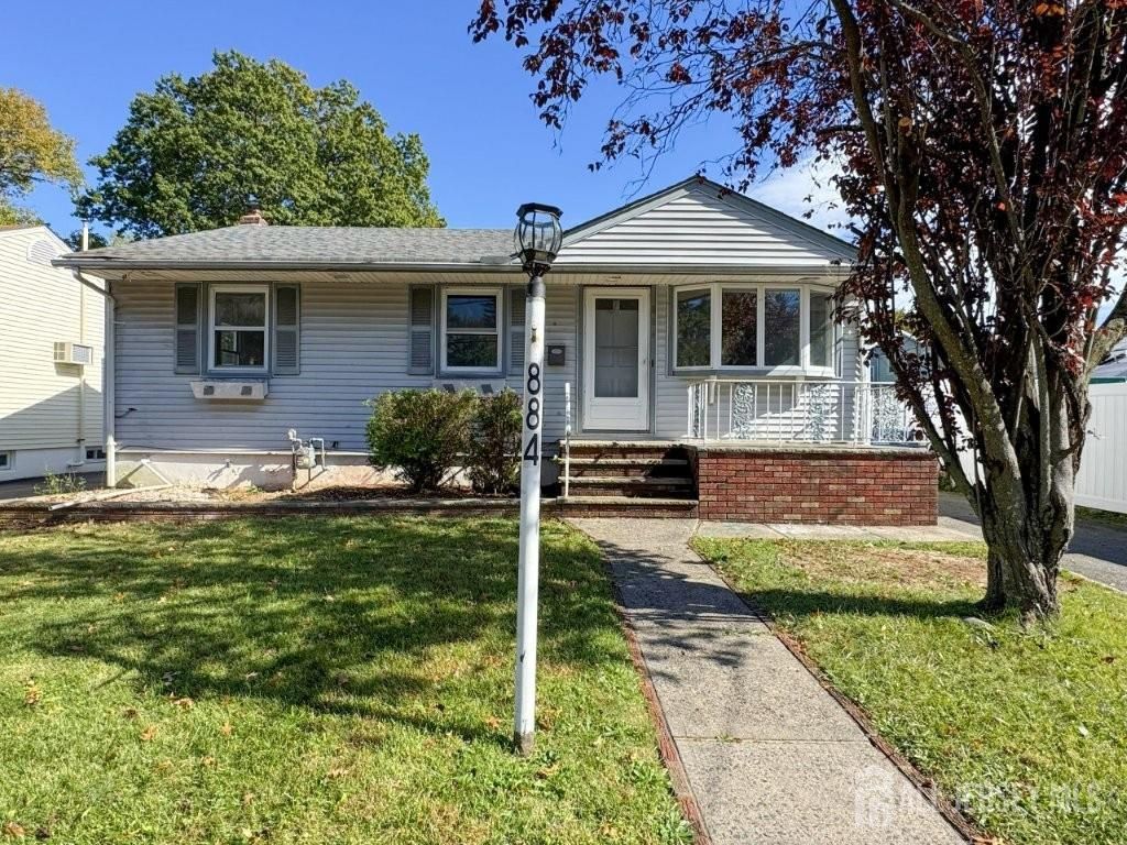 884 Sylvia Place, Woodbridge Proper, NJ 07095