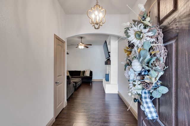 920 New York Avenue, Midlothian, TX 76065