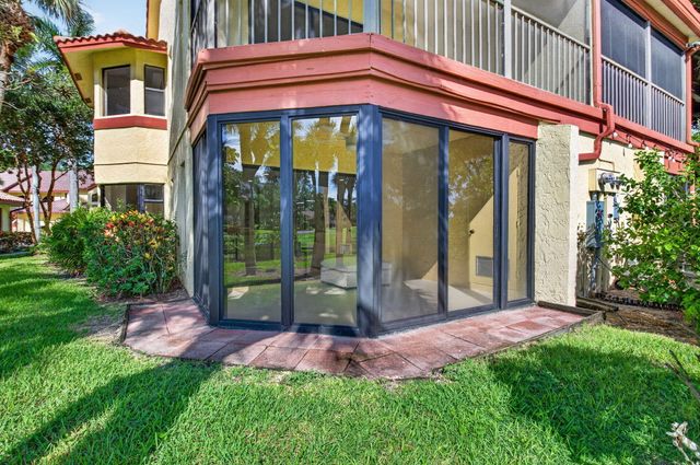 5315 10TH FAIRWAY Drive 2, Delray Beach, FL 33484