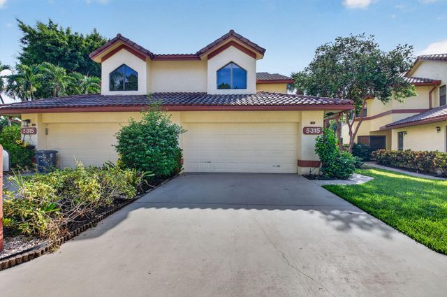 5315 10TH FAIRWAY Drive 2, Delray Beach, FL 33484