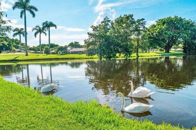 5315 10TH FAIRWAY Drive 2, Delray Beach, FL 33484