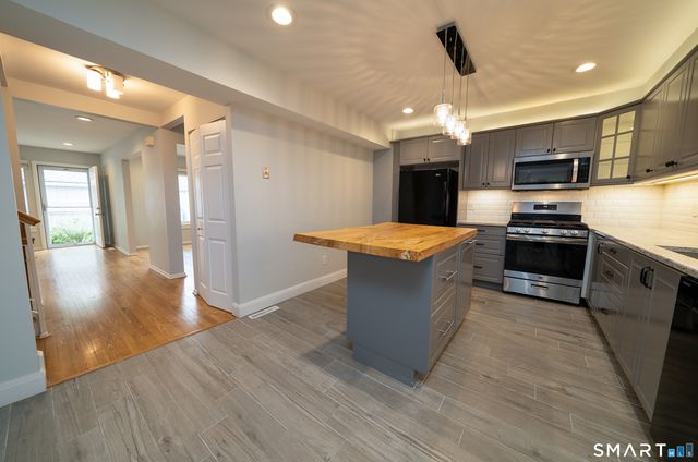 6 Peddlars Drive 6, Branford, CT 06405