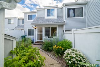 6 Peddlars Drive 6, Branford, CT 06405