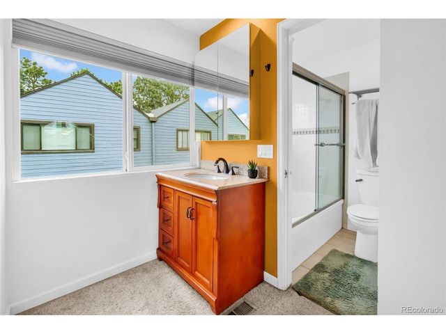 8921 W Yale Ave, Lakewood, CO 80227