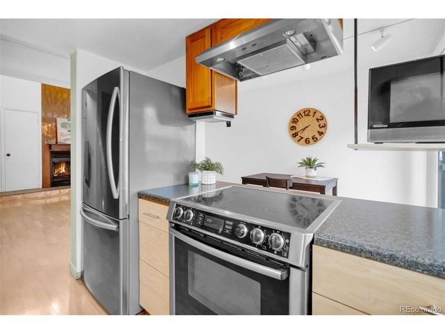 8921 W Yale Ave, Lakewood, CO 80227