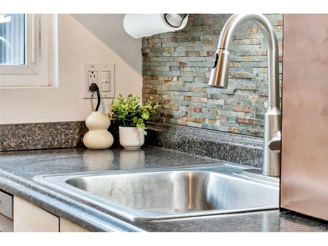 8921 W Yale Ave, Lakewood, CO 80227