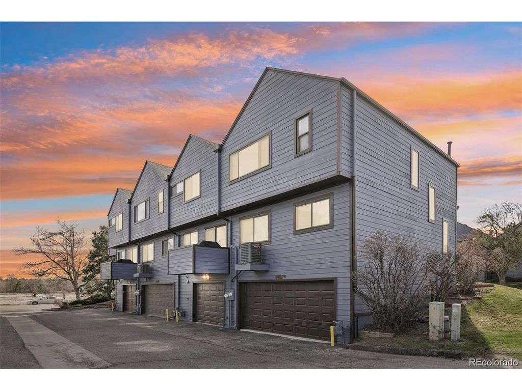 8921 W Yale Ave, Lakewood, CO 80227
