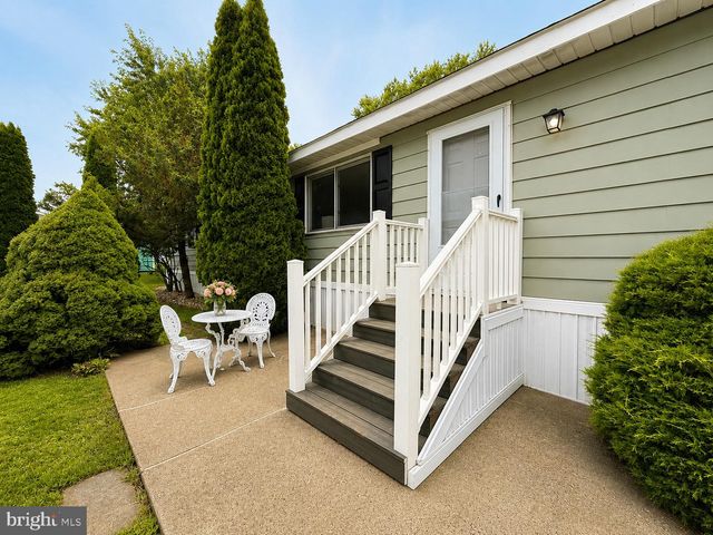 305 WILSON DR, Fairless Hills, PA 19030