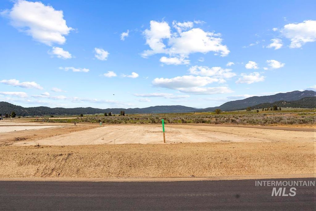 L2 B2 Lazy River Street, Cascade, ID 83611