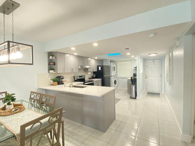 4500 SE 5th PL # 105, Cape Coral, FL 33904