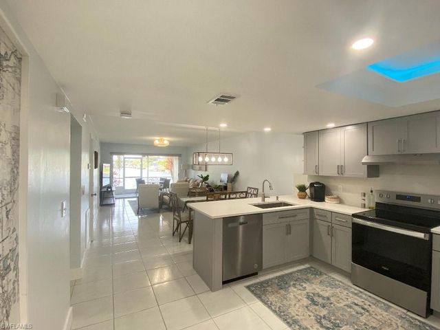 4500 SE 5th PL # 105, Cape Coral, FL 33904