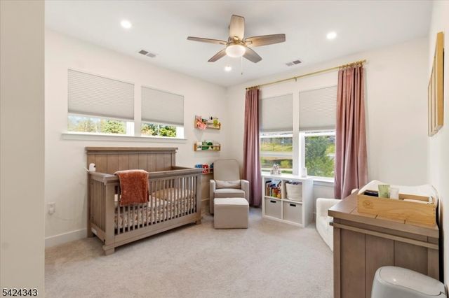 11 Veterans Way 111, Morris Plains Boro, NJ 07950