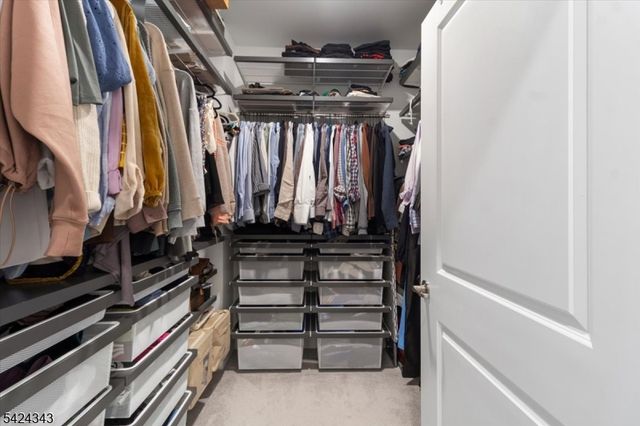 11 Veterans Way 111, Morris Plains Boro, NJ 07950