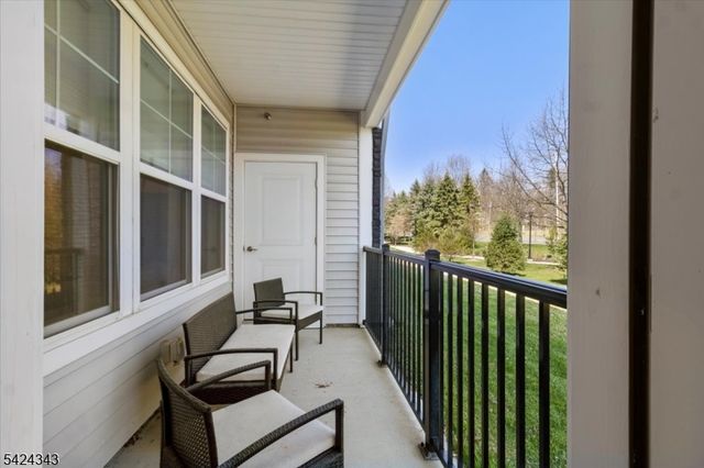 11 Veterans Way 111, Morris Plains Boro, NJ 07950