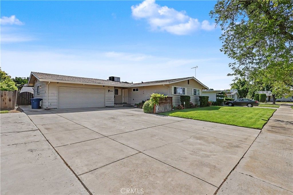 Image 3 of property listing at 3058 El Capitan, Merced, CA 95340