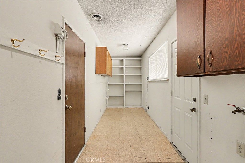 Image 33 of property listing at 3058 El Capitan, Merced, CA 95340