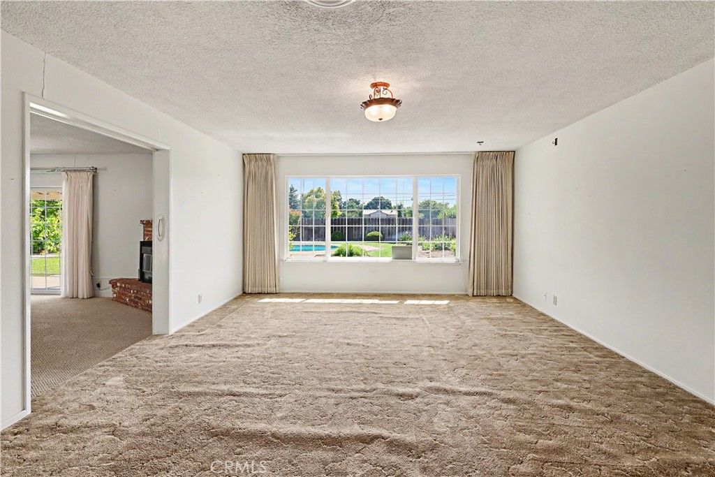 Image 6 of property listing at 3058 El Capitan, Merced, CA 95340