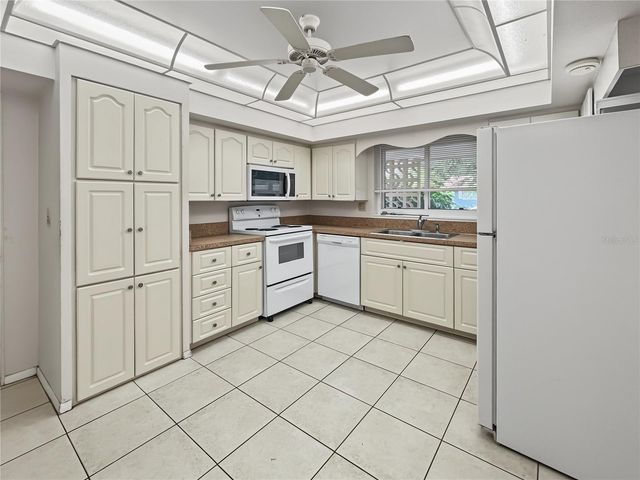3041 TYRONE LANE, Sarasota, FL 34239