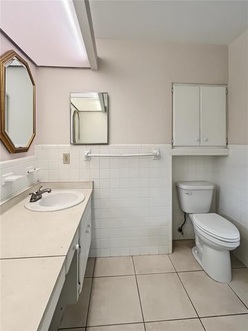 3041 TYRONE LANE, Sarasota, FL 34239