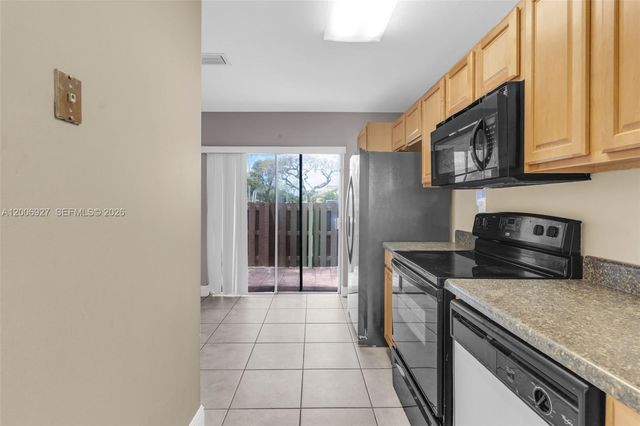 2950 NW 106th ave 10, Sunrise, FL 33322