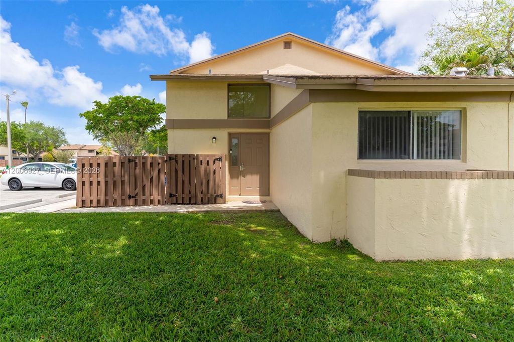 2950 NW 106th ave 10, Sunrise, FL 33322