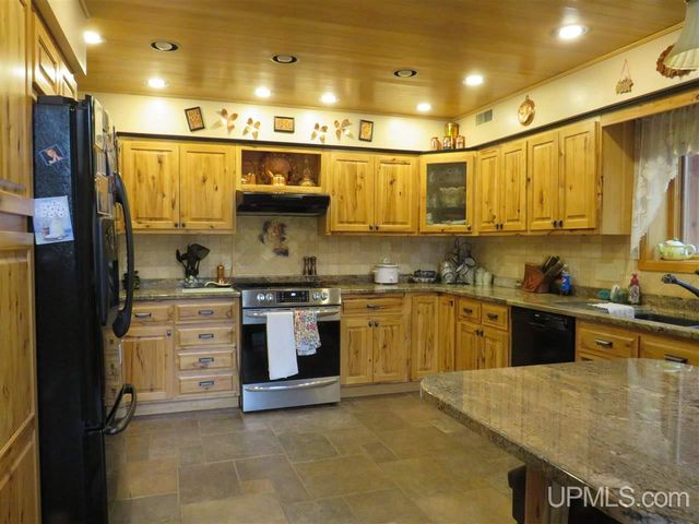 40378 Superior Lane, Ontonagon, MI 49953