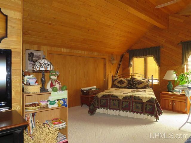 40378 Superior Lane, Ontonagon, MI 49953