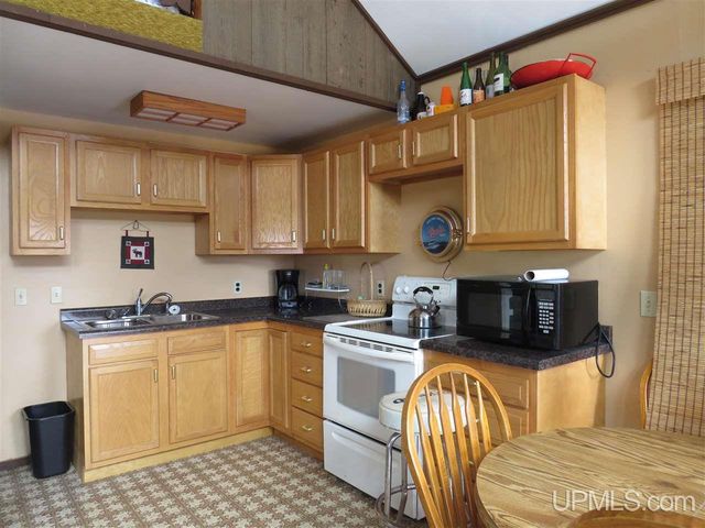 40378 Superior Lane, Ontonagon, MI 49953