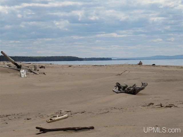 40378 Superior Lane, Ontonagon, MI 49953