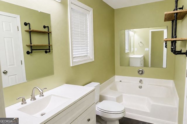 2033 Carson Segars Road, Maysville, GA 30558