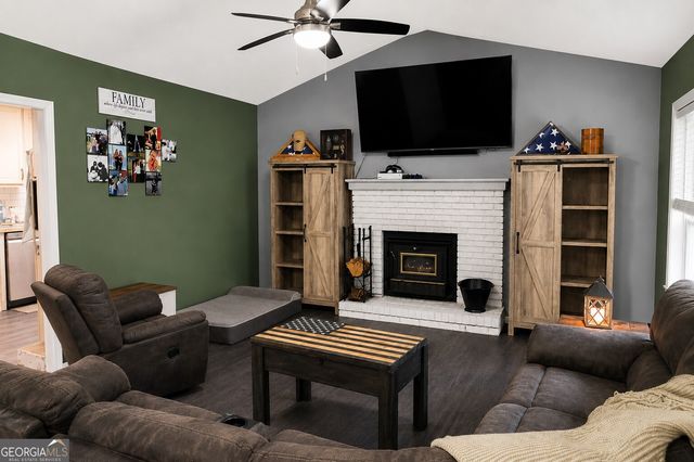 2033 Carson Segars Road, Maysville, GA 30558